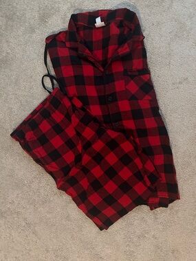 Men’s Red and Black Buffalo Plaid Long Sleeve and Pants Pajama Set